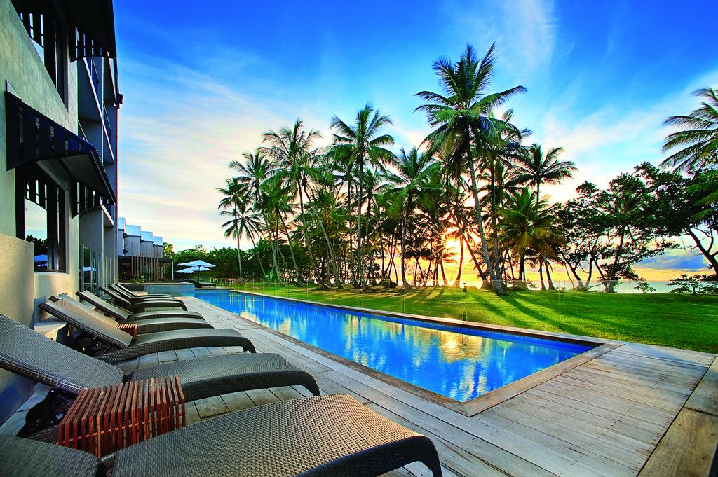 Castaways Resort  Spa On Mission Beach Mission Beach