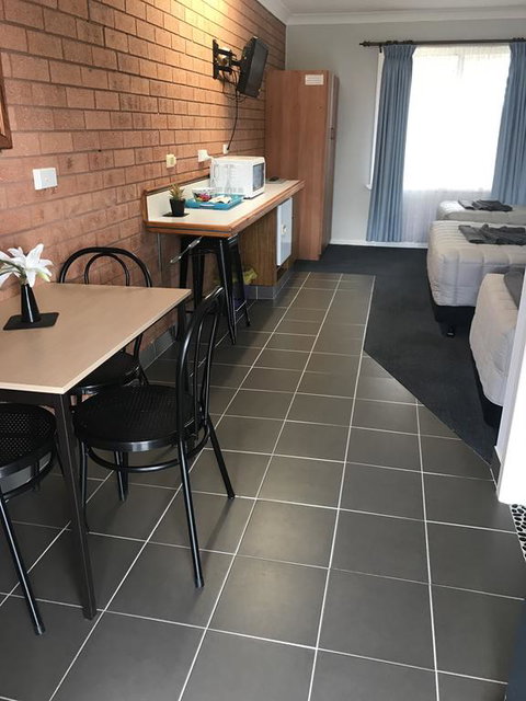 Castlereagh Motor Inn - Adwords Guide 2