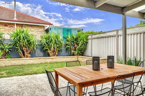 Character Home - Easy Tram To City - Adwords Guide 3