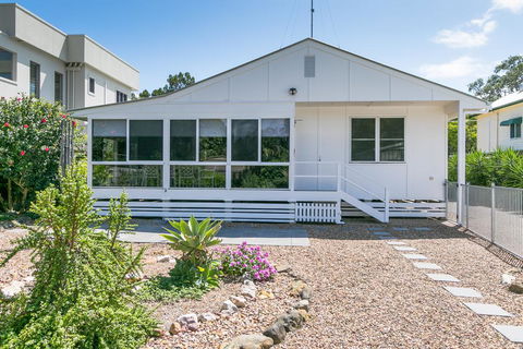 Charming Home By The Sea - Adwords Guide 1
