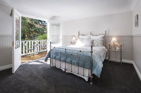 Clarendon Cottages - Adwords Guide 0