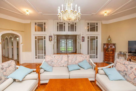 Classic 5 Beds Mt Dandenong Resort - Adwords Guide 0