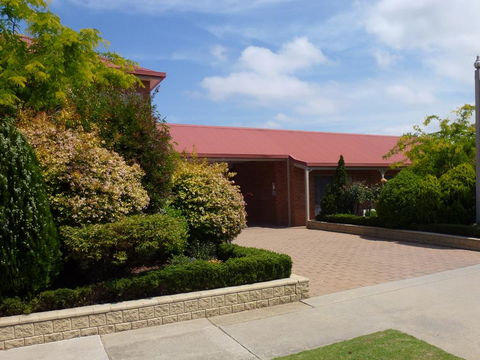 Colonial Motor Inn Bairnsdale Golden Chain Property - Adwords Guide 2