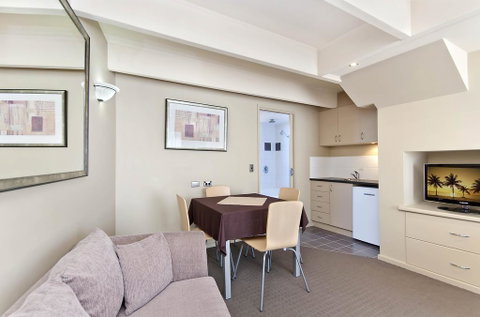 Comfort Inn On Raglan - Ad words 2