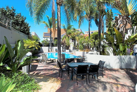 Como Mezzanine Retreat - Adwords Guide 2