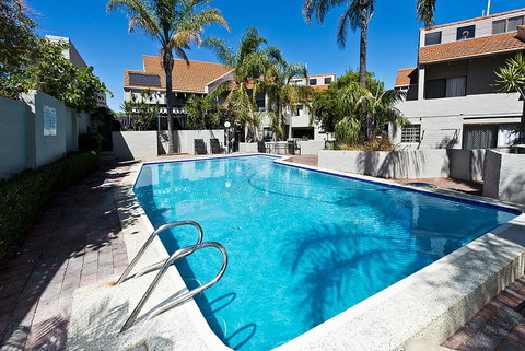 Como Mezzanine Retreat - Adwords Guide 3