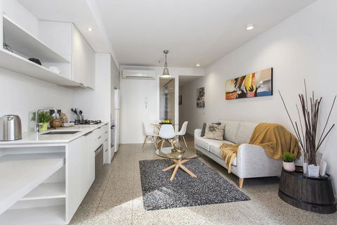 Complete Host SEE Apartments - Adwords Guide 1