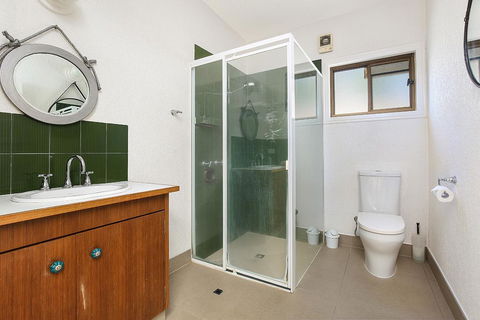 Coolum Retreat, Pet Friendly, Sunshine Coast Holiday House - Adwords Guide 2