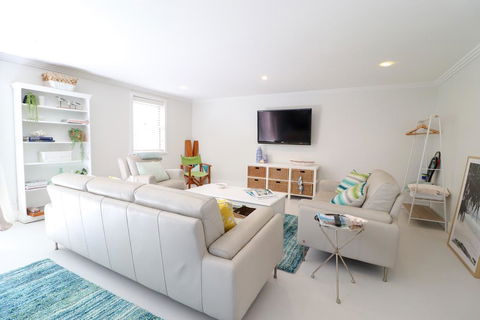 Corella Studio Apartment In Raffetys Resort - Adwords Guide 3