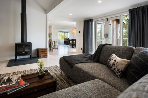 Cornish Hill House - Adwords Guide 0