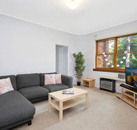 Cosy 2BR plus Parking in Nth Sydney - Adwords Guide