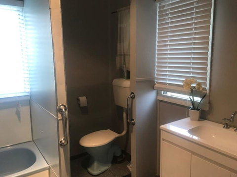 Cosy Country Cottage With AirCon - Adwords Guide 2