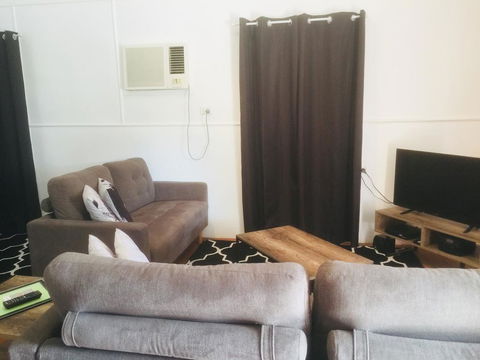 Cottage On Cork - Hatfield House - Adwords Guide 0