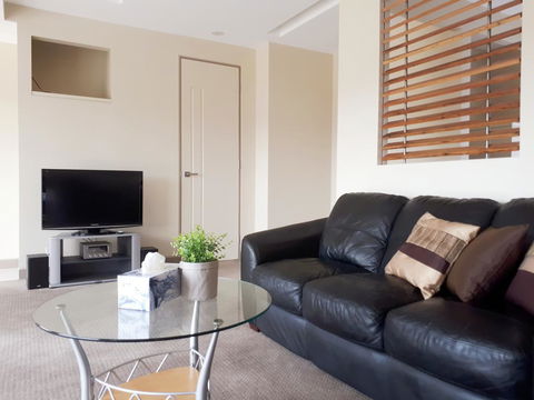 Couples Retreat With Mountain View Near Hobart - Adwords Guide 3