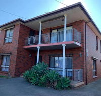 Cozy Ensuite Master Bedroom in Bentleigh East - Adwords Guide