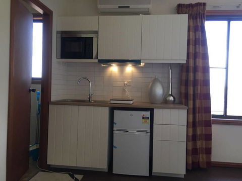 CozyStudioUnit In BeverlyHills (Train Accessible) - Adwords Guide 2