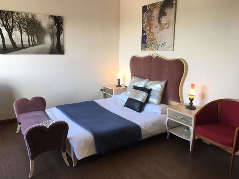 CozyStudioUnit In BeverlyHills (Train Accessible) - Adwords Guide 0