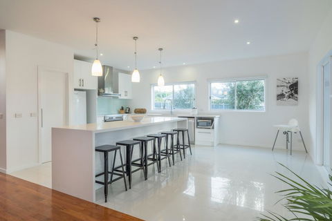Currawong Close - Heated Pool, Home Theatre, WiFi, 4 Bdrm, Pool Table - Adwords Guide 2