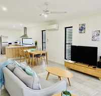 DAYDREAMING Airlie Beach Water views  only 200m to boardwalk. - Adwords Guide
