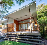 Decked out for a Fantastic Holiday - Winnett St Woorim Upstairs only - Adwords Guide