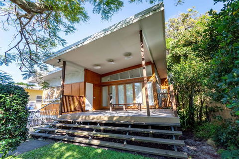 Decked Out For A Fantastic Holiday - Winnett St, Woorim (Upstairs Only) - Adwords Guide 0