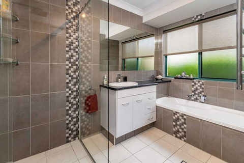 Delightful Duplex On Rose Ct, Bongaree - Adwords Guide 2