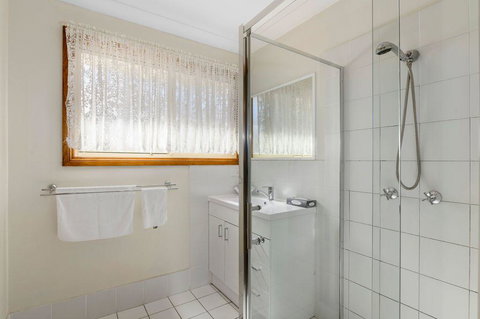 Dolphin Sands Holiday Cabins - Adwords Guide 3