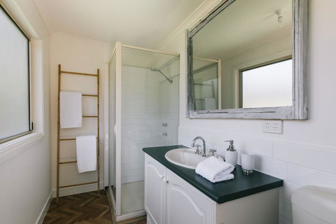 DOVESTONES BY THE SEA - INVERLOCH - Adwords Guide 3