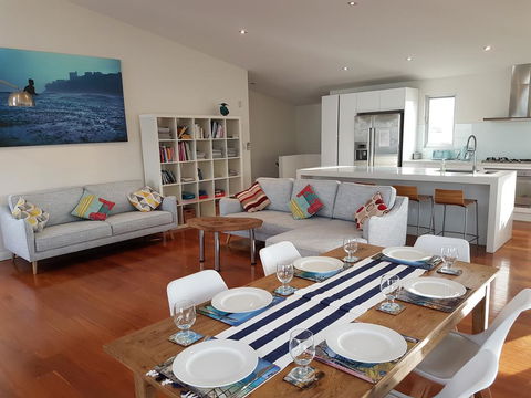 Dream Catcher Beach House - Shellharbour - Adwords Guide 0