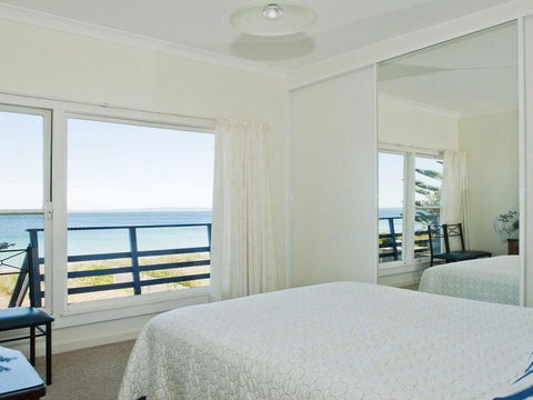 Eden On The Beach - Beachside Getaway - Adwords Guide 3