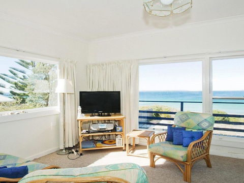 Eden On The Beach - Beachside Getaway - Adwords Guide 1