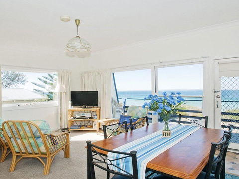 Eden On The Beach - Beachside Getaway - Adwords Guide 0