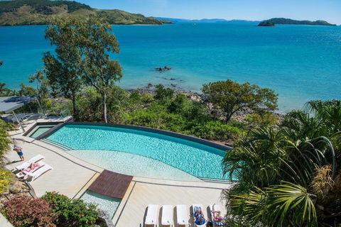 Edge 2 Ocean Front Luxury 3 Bedroom Split Level Spacious With Sofa Bed + Buggy - Adwords Guide 1