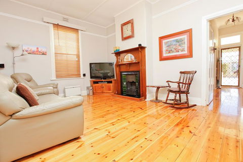 Emaroo Cottages Broken Hill - Adwords Guide 3