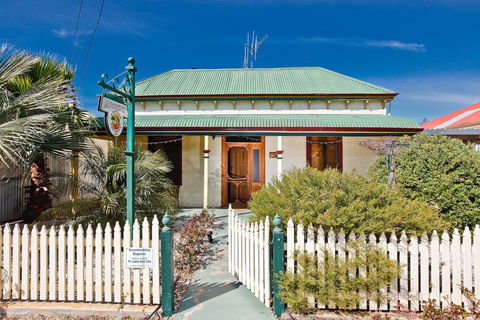 Emaroo Cottages Broken Hill - Adwords Guide 0