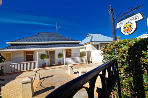 Emaroo Cottages Broken Hill - Adwords Guide 2