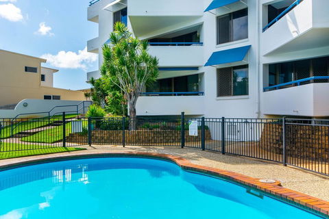 Enjoy The Water Views From Spacious Balcony At Karoonda Sands - Adwords Guide 0
