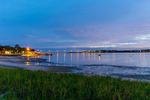 Enjoy The Water Views From Spacious Balcony At Karoonda Sands - Adwords Guide 3