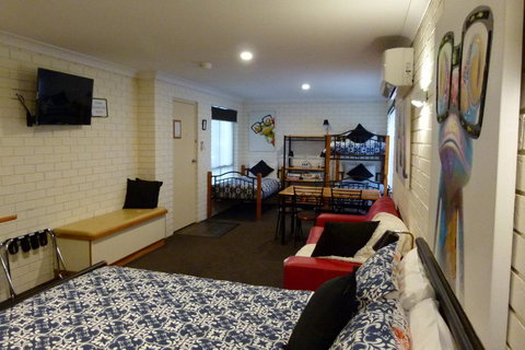 Esk Wivenhoe Motor Inn - Adwords Guide 3