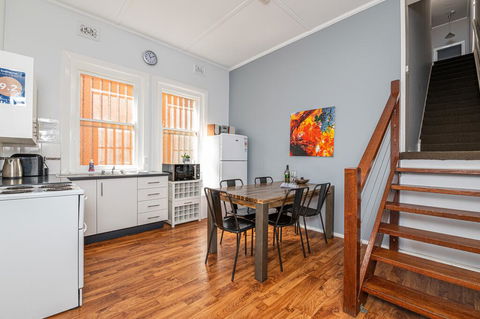 Five Ways CBD Apartment - Spacious, Wifi, Free Parking - Adwords Guide 0