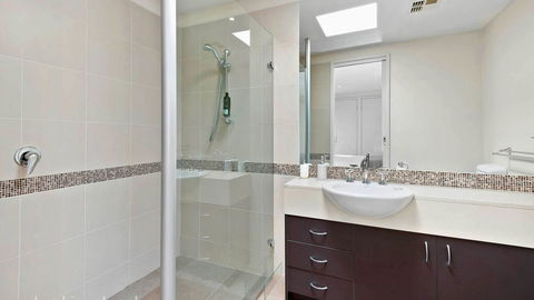 FLORENCE HOUSE Sundrenched Luxury With Pool & Deck - Adwords Guide 2