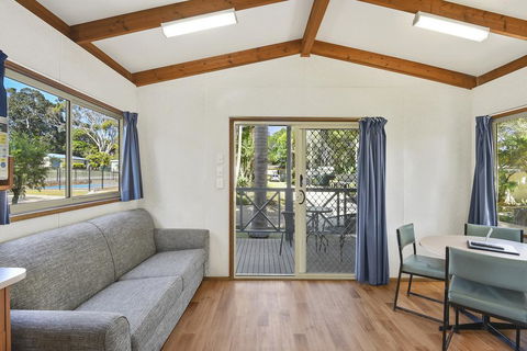 Flynns Beach Caravan Park - Adwords Guide 1