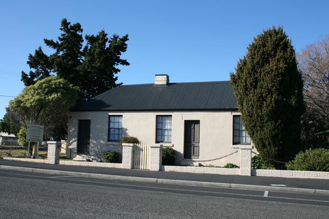 Gaol House Cottages - Adwords Guide 1