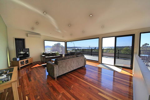 Georges Bay Luxury - Adwords Guide 0