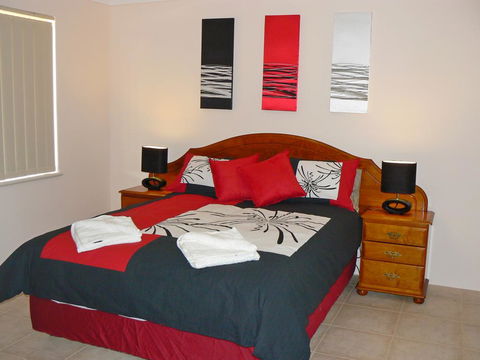 Geraldton Luxury Vacation Home - Adwords Guide 0