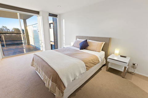 Gippsland Lakehouse A - Canal Frontage - Adwords Guide 3