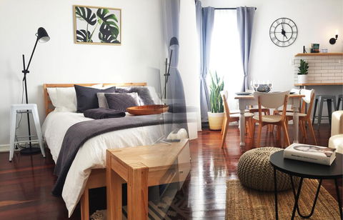 Great Comfort & Style In Central Location - Adwords Guide 0