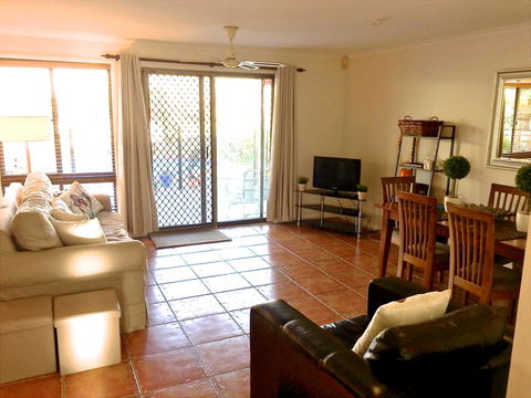 Great For Families.Pool & Kitchen - Adwords Guide 3