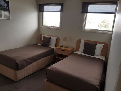 Hacienda Motel Geelong - Adwords Guide 1