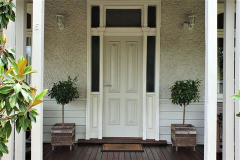 Healesville House - Magnolia House - Adwords Guide 0